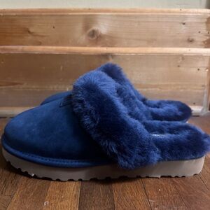 Women’s navy  Ugg  slippers brand new size 10